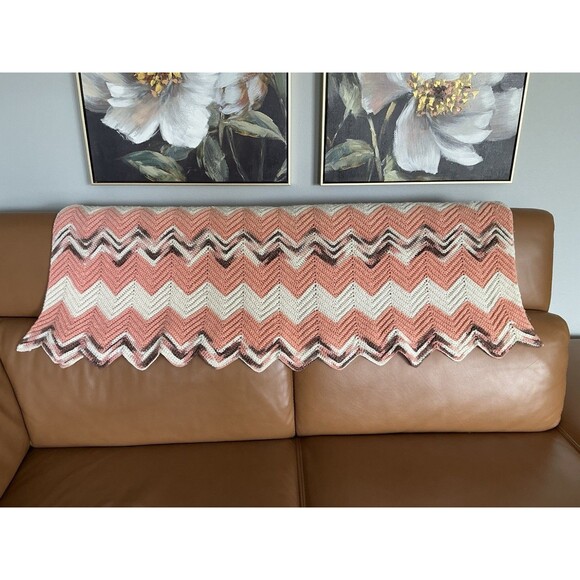 Handmade VINTAGE Afghan Crochet Blanket  81"x47" Chevron Zig Zag Granny Cottage - Picture 1 of 3